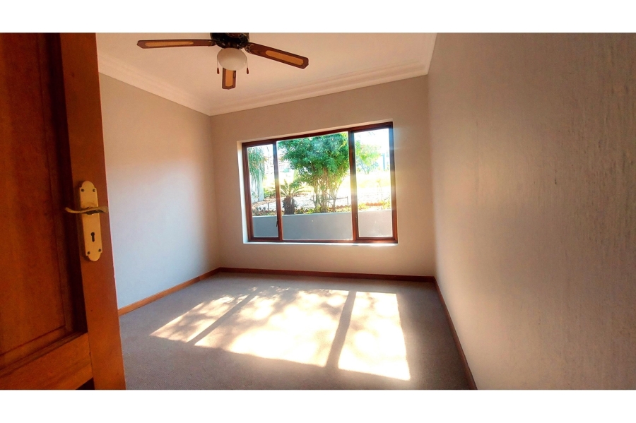 3 Bedroom Property for Sale in Kosmos Ridge North West